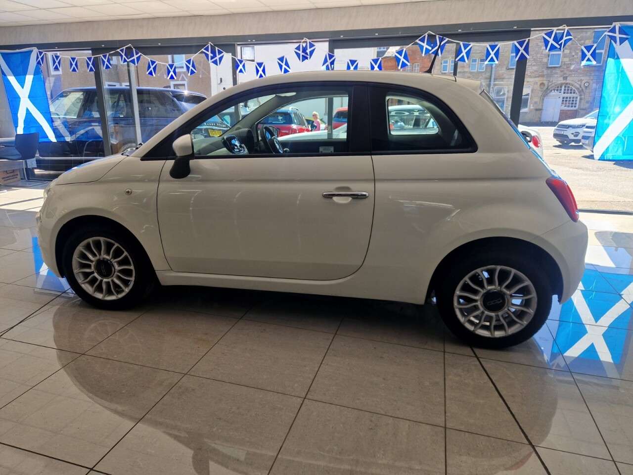 2017 FIAT 500 2017 FIAT 500