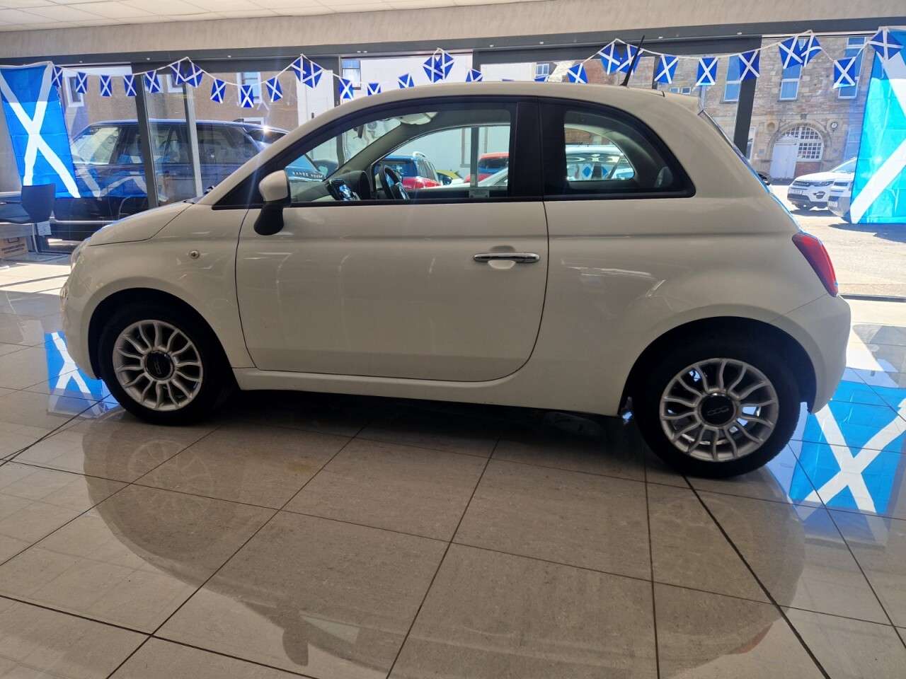 2017 FIAT 500 2017 FIAT 500