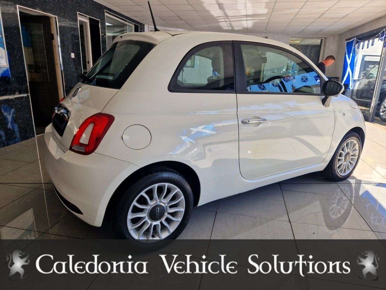 2017 FIAT 500 2017 FIAT 500
