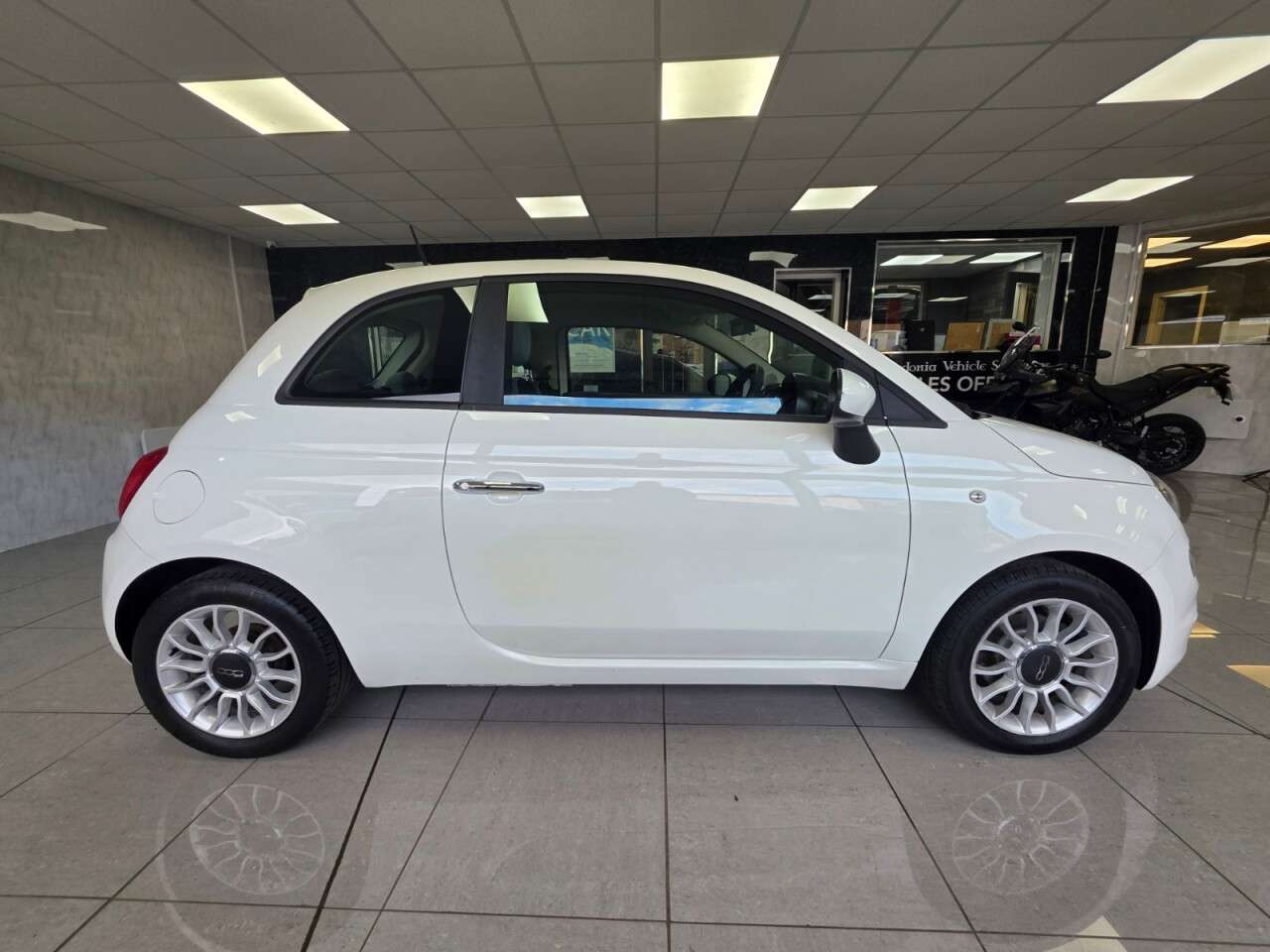 2017 FIAT 500 2017 FIAT 500