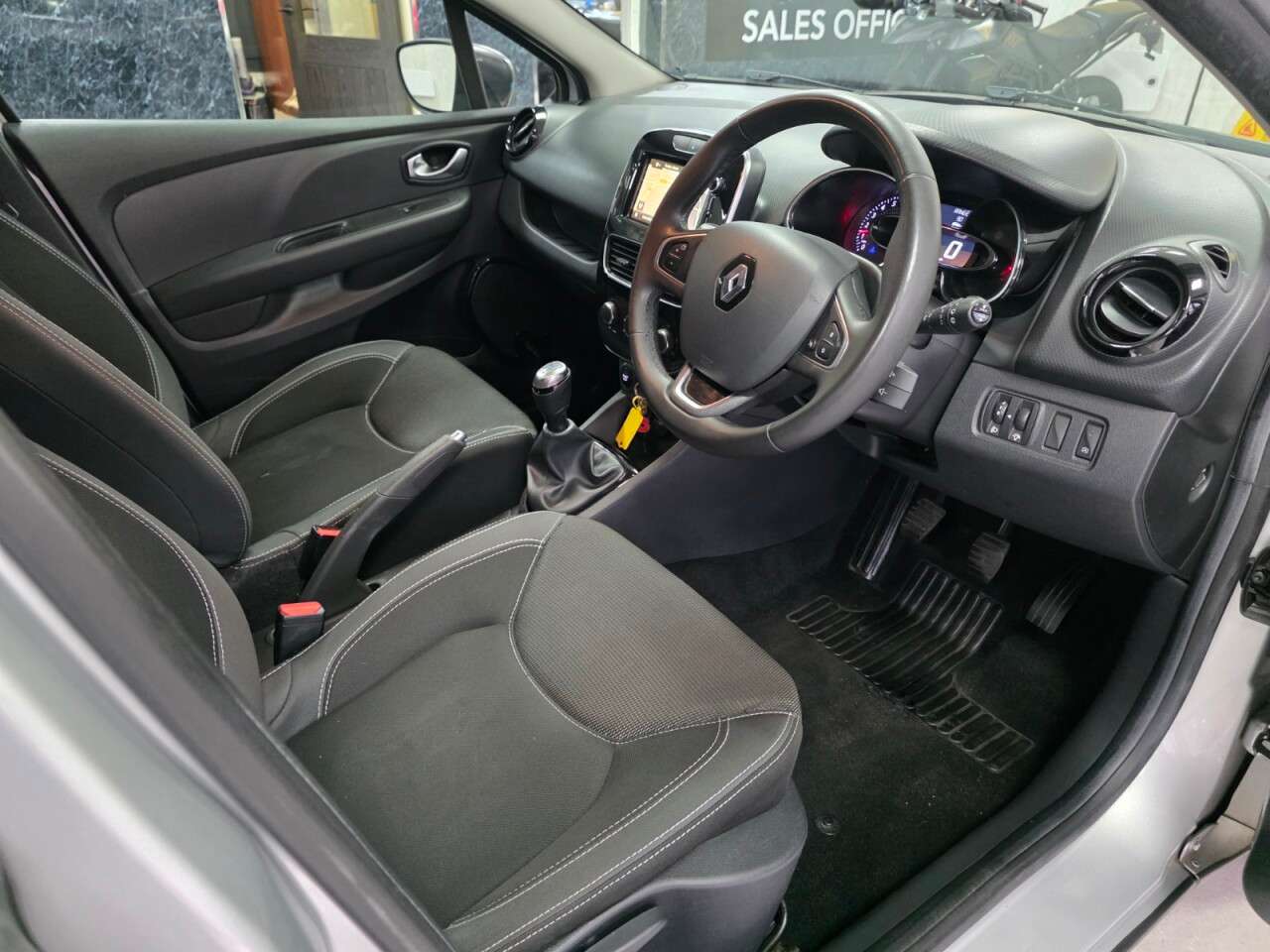 2019 RENAULT CLIO 2019 RENAULT CLIO