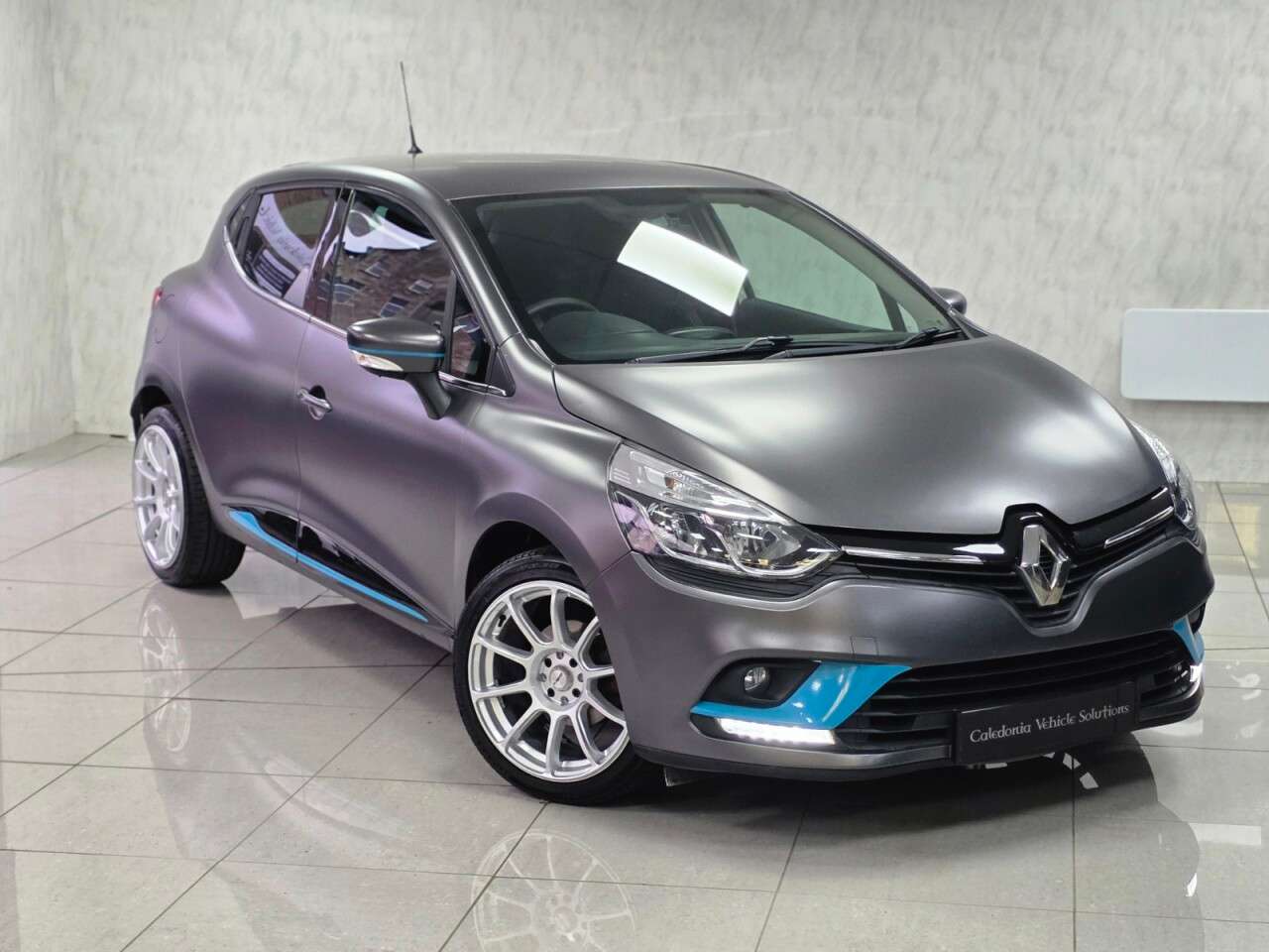 2019 RENAULT CLIO 2019 RENAULT CLIO