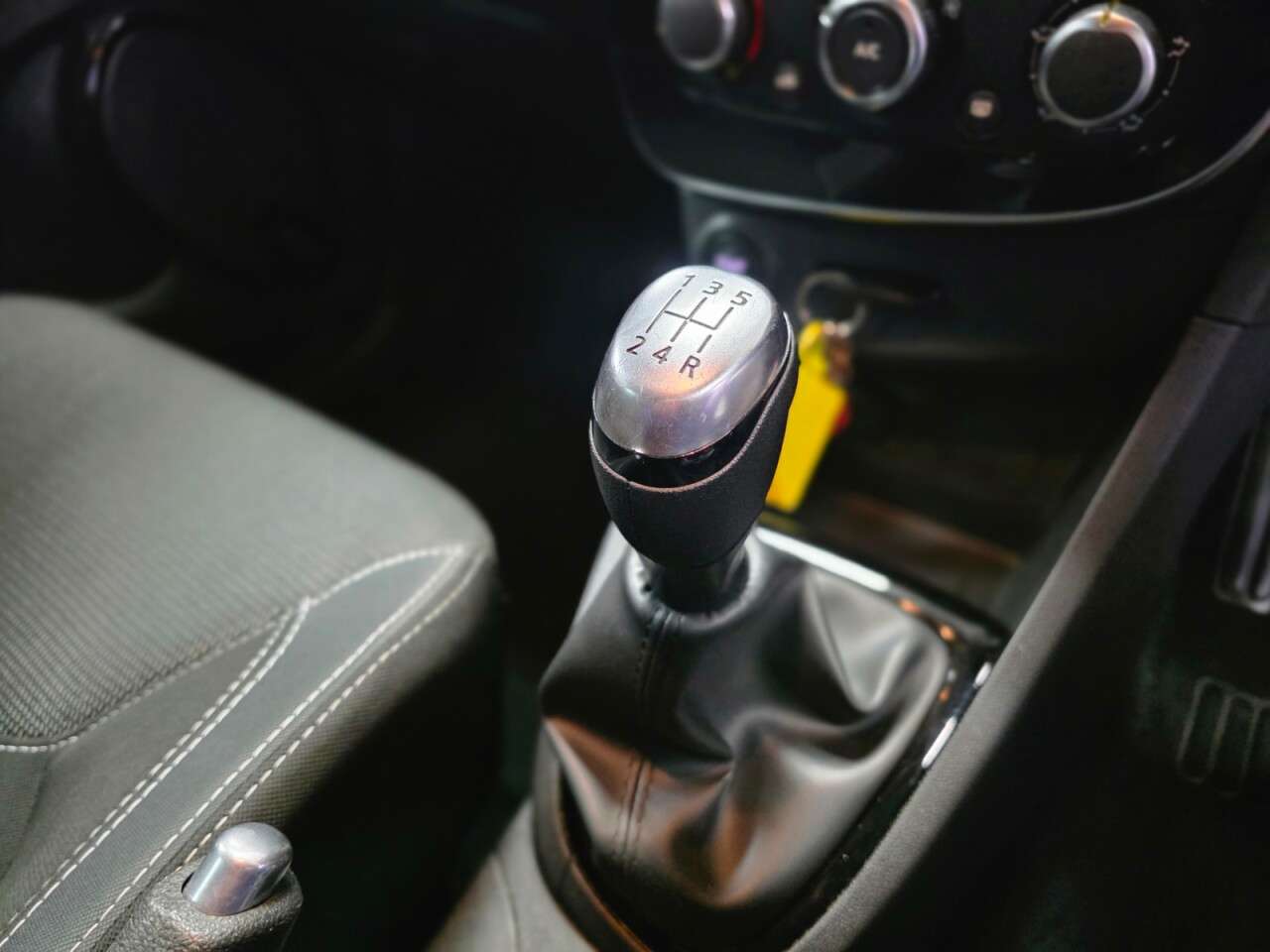 2019 RENAULT CLIO 2019 RENAULT CLIO