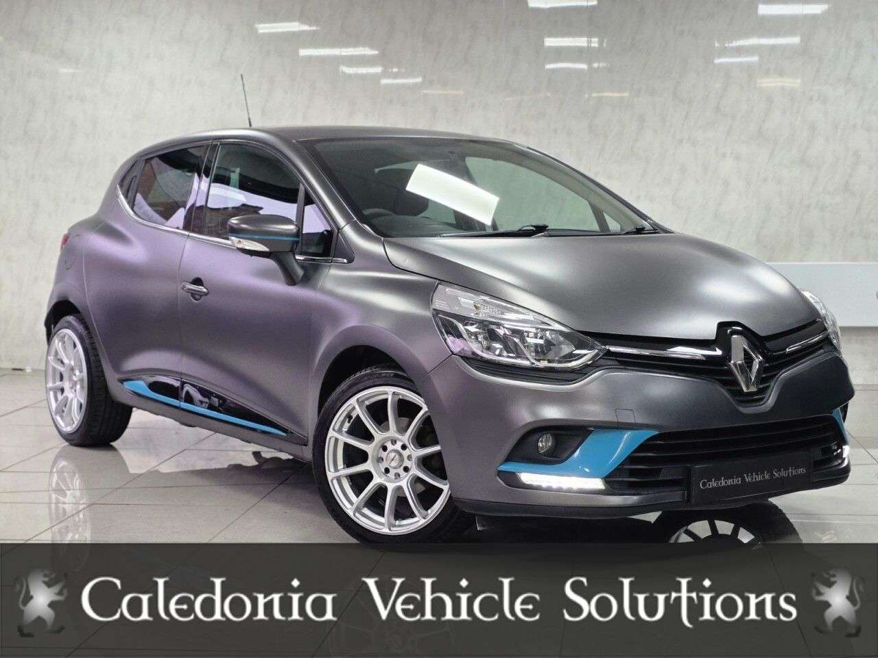 A 2019 RENAULT CLIO 0.9 TCe Iconic Hatchback 5dr Petrol Manual Euro 6 (s/s) (90 ps) A 2019 RENAULT CLIO 0.9 TCe Iconic Hatchback 5dr Petrol Manual Euro 6 (s/s) (90 ps)