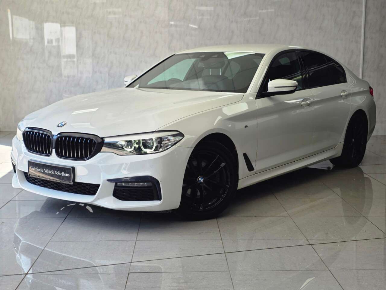 A 2019 BMW 5 SERIES 2.0 520i GPF M Sport Saloon 4dr Petrol Auto Euro 6 (s/s) (184 ps) A 2019 BMW 5 SERIES 2.0 520i GPF M Sport Saloon 4dr Petrol Auto Euro 6 (s/s) (184 ps)
