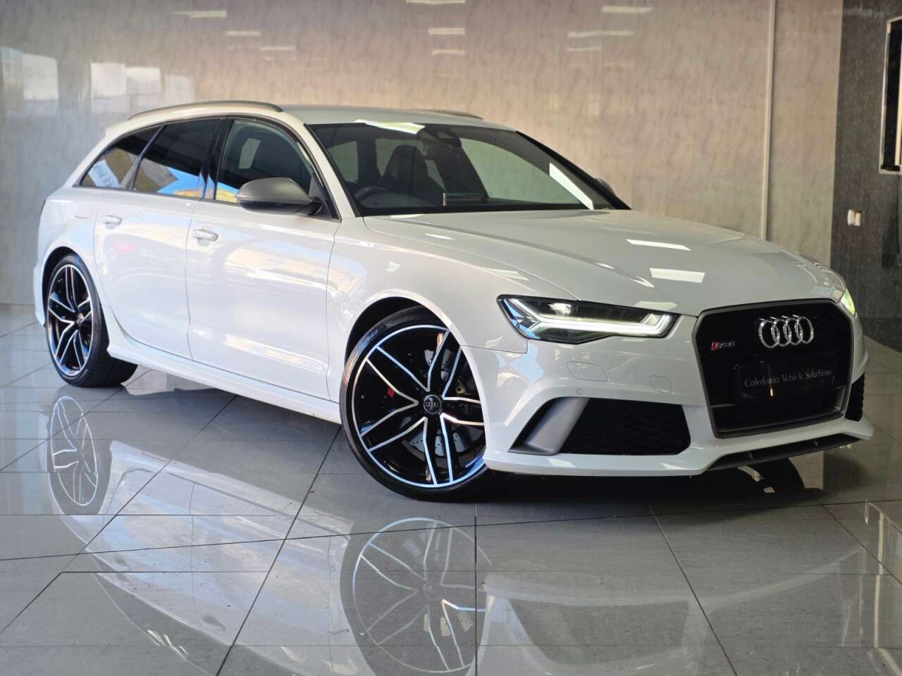 A 2017 AUDI RS6 AVANT 4.0 TFSI V8 Performance Estate 5dr Petrol Tiptronic quattro Euro 6 (s/s) (6 A 2017 AUDI RS6 AVANT 4.0 TFSI V8 Performance Estate 5dr Petrol Tiptronic quattro Euro 6 (s/s) (6