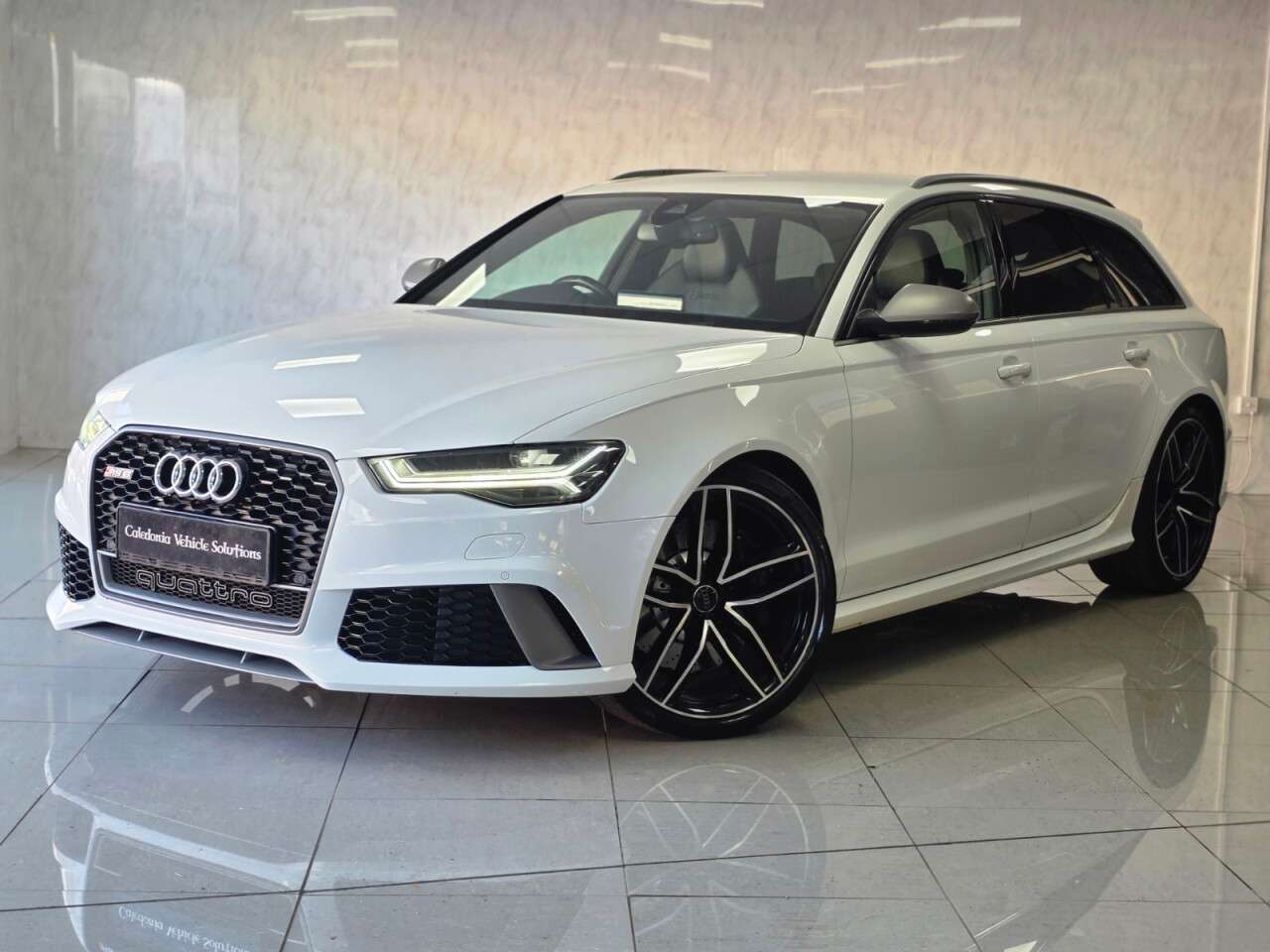 A 2017 AUDI RS6 AVANT 4.0 TFSI V8 Performance Estate 5dr Petrol Tiptronic quattro Euro 6 (s/s) (6 A 2017 AUDI RS6 AVANT 4.0 TFSI V8 Performance Estate 5dr Petrol Tiptronic quattro Euro 6 (s/s) (6