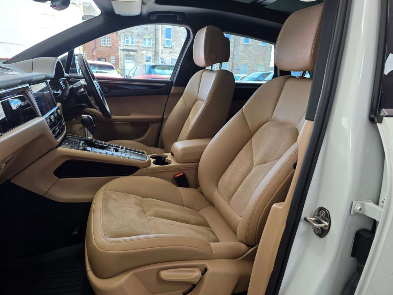 2020 PORSCHE MACAN 2020 PORSCHE MACAN