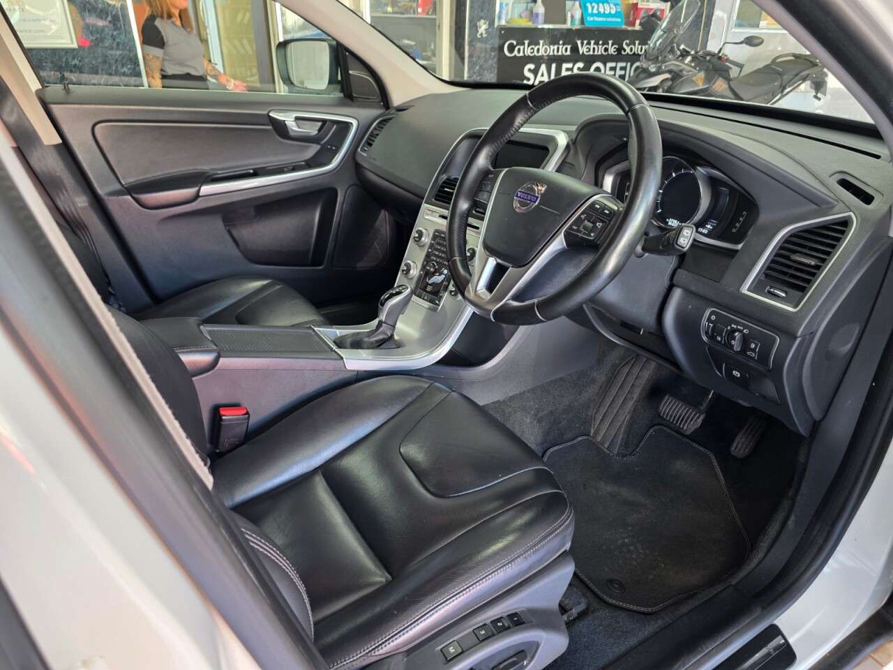 2017 VOLVO XC60 2017 VOLVO XC60