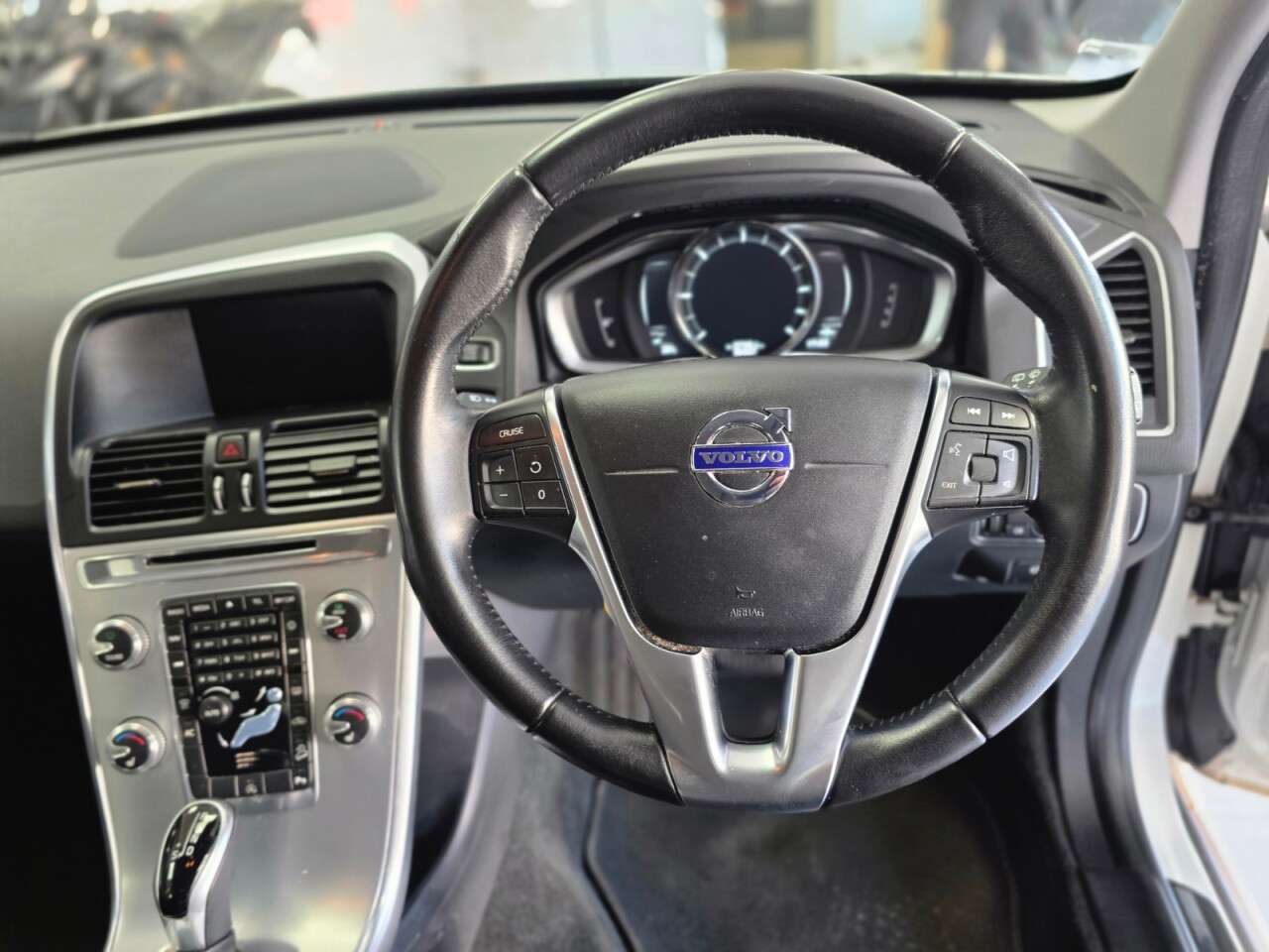 2017 VOLVO XC60 2017 VOLVO XC60