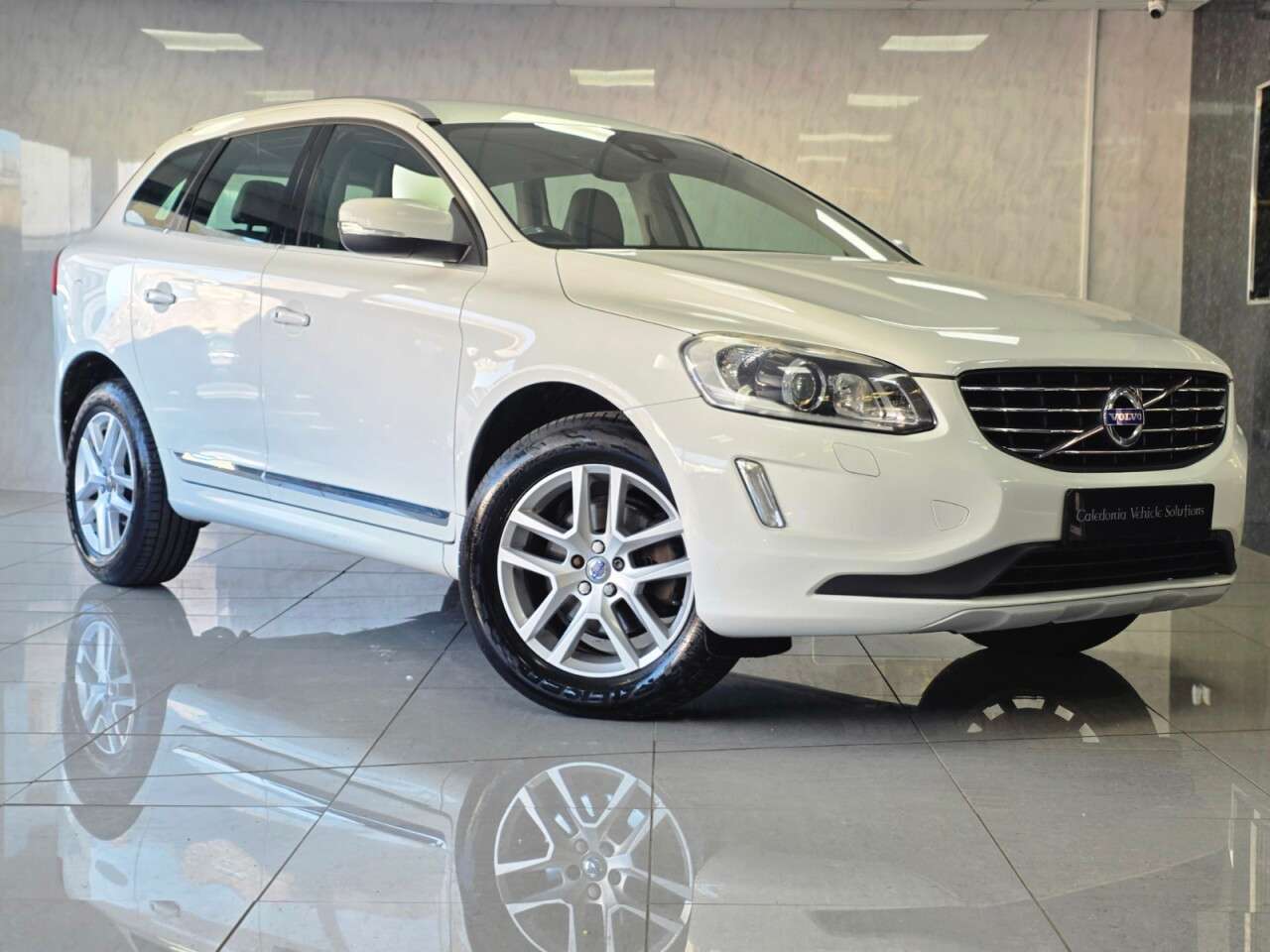 2017 VOLVO XC60 2017 VOLVO XC60