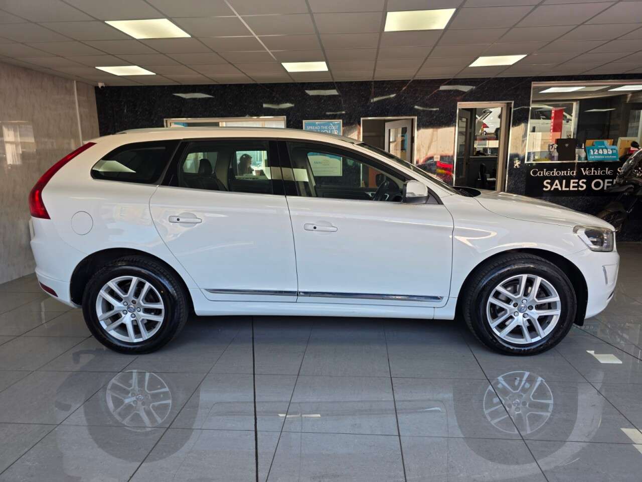 2017 VOLVO XC60 2017 VOLVO XC60