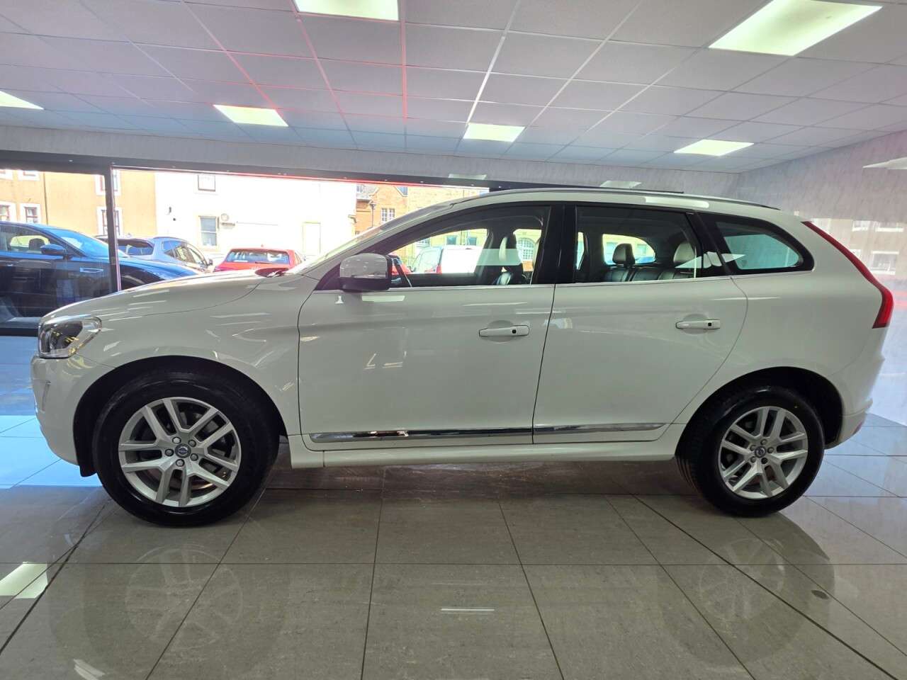2017 VOLVO XC60 2017 VOLVO XC60