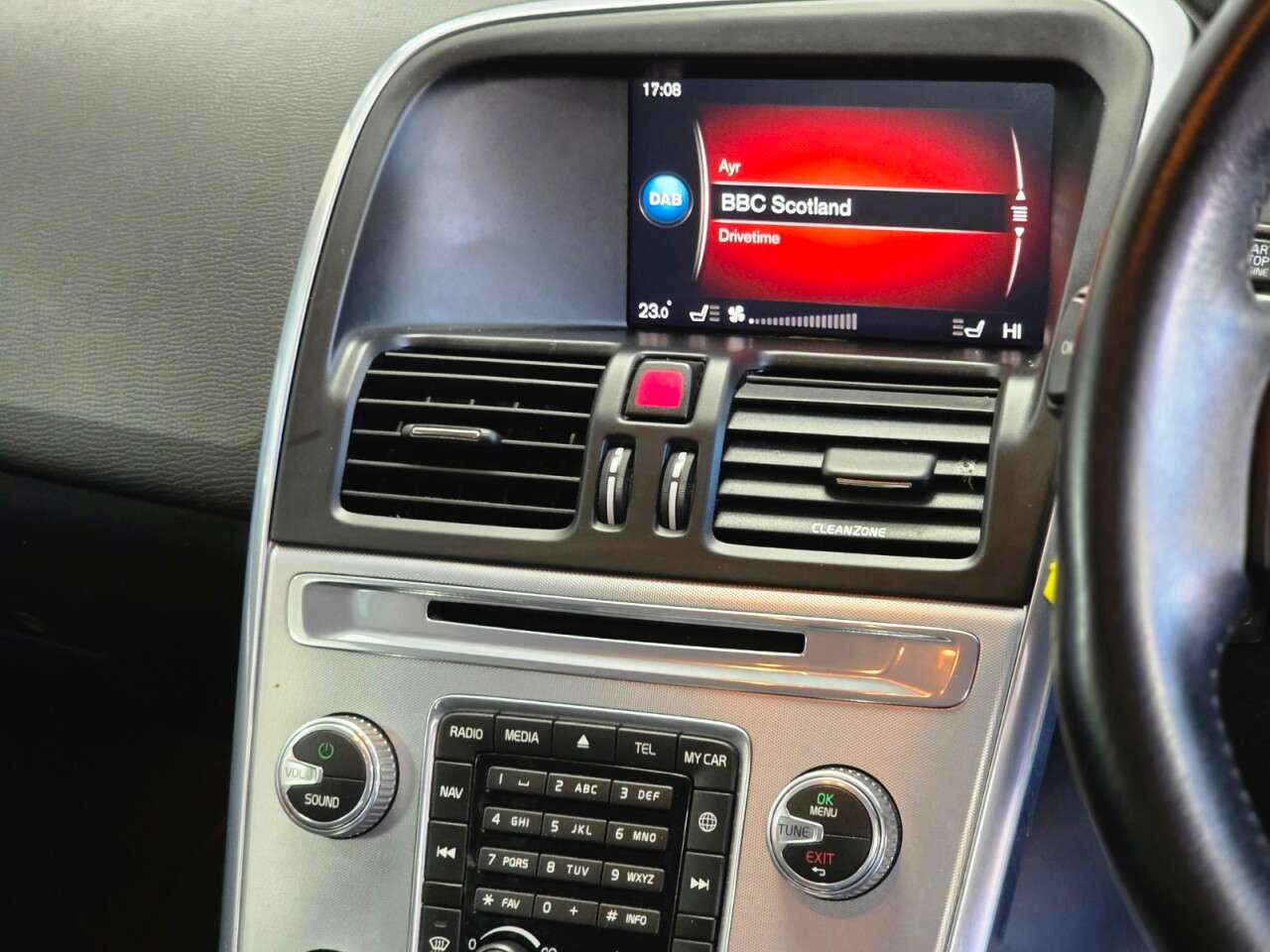 2017 VOLVO XC60 2017 VOLVO XC60
