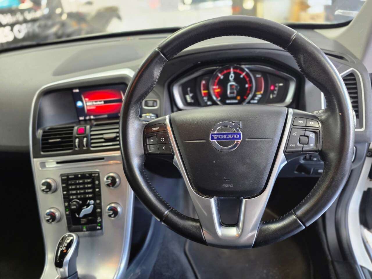 2017 VOLVO XC60 2017 VOLVO XC60