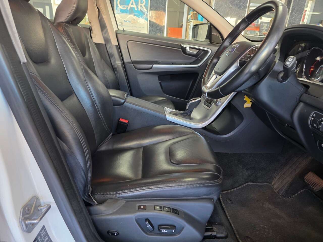 2017 VOLVO XC60 2017 VOLVO XC60