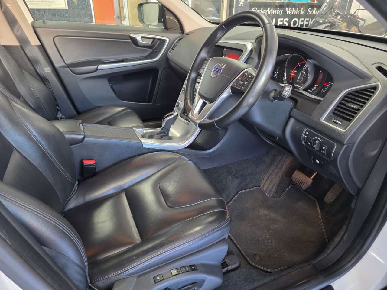 2017 VOLVO XC60 2017 VOLVO XC60