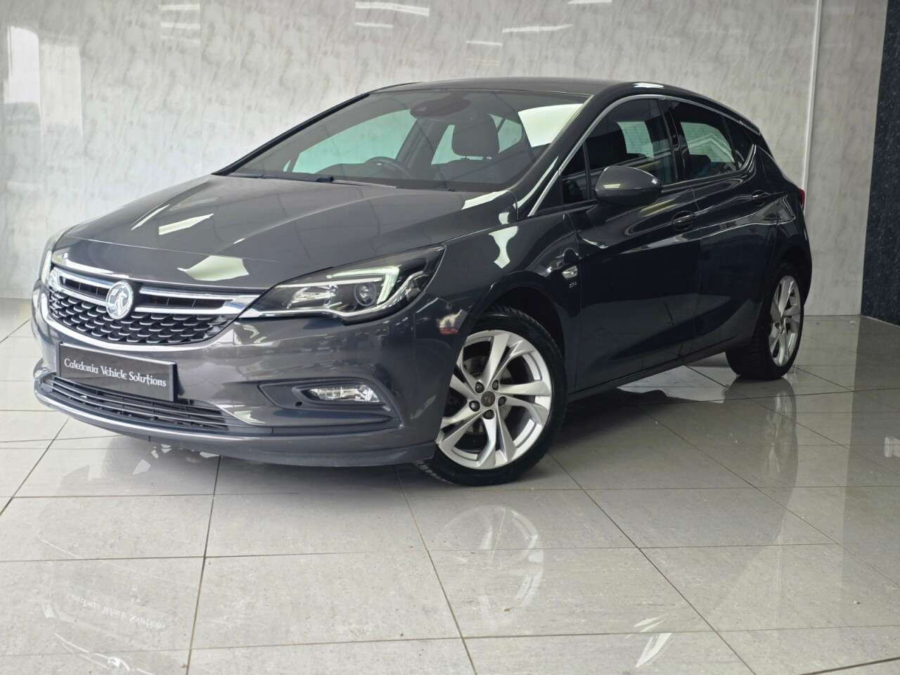 A 2017 VAUXHALL ASTRA 1.4i Turbo SRi Nav Hatchback 5dr Petrol Manual Euro 6 (150 ps) A 2017 VAUXHALL ASTRA 1.4i Turbo SRi Nav Hatchback 5dr Petrol Manual Euro 6 (150 ps)