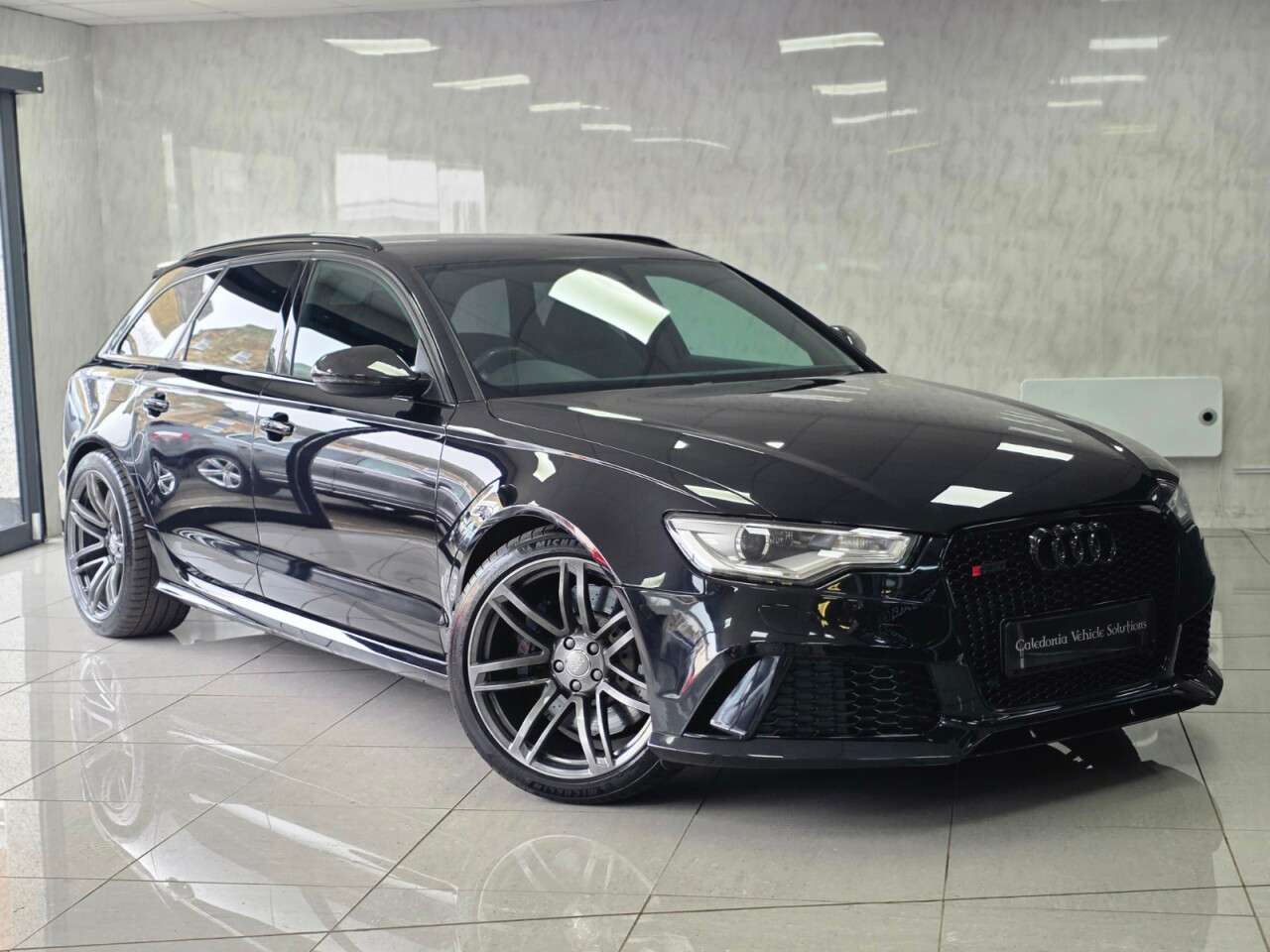 A 2014 AUDI RS6 AVANT 4.0 TFSI V8 Estate 5dr Petrol Tiptronic quattro Euro 5 (s/s) (560 ps) PHANT A 2014 AUDI RS6 AVANT 4.0 TFSI V8 Estate 5dr Petrol Tiptronic quattro Euro 5 (s/s) (560 ps) PHANT