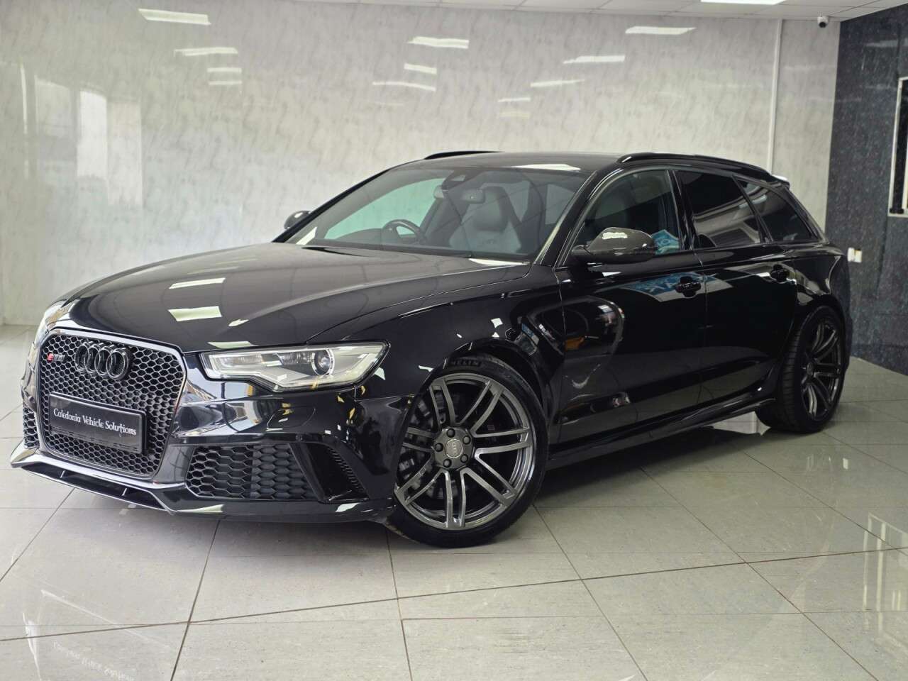 A 2014 AUDI RS6 AVANT 4.0 TFSI V8 Estate 5dr Petrol Tiptronic quattro Euro 5 (s/s) (560 ps) PHANT A 2014 AUDI RS6 AVANT 4.0 TFSI V8 Estate 5dr Petrol Tiptronic quattro Euro 5 (s/s) (560 ps) PHANT