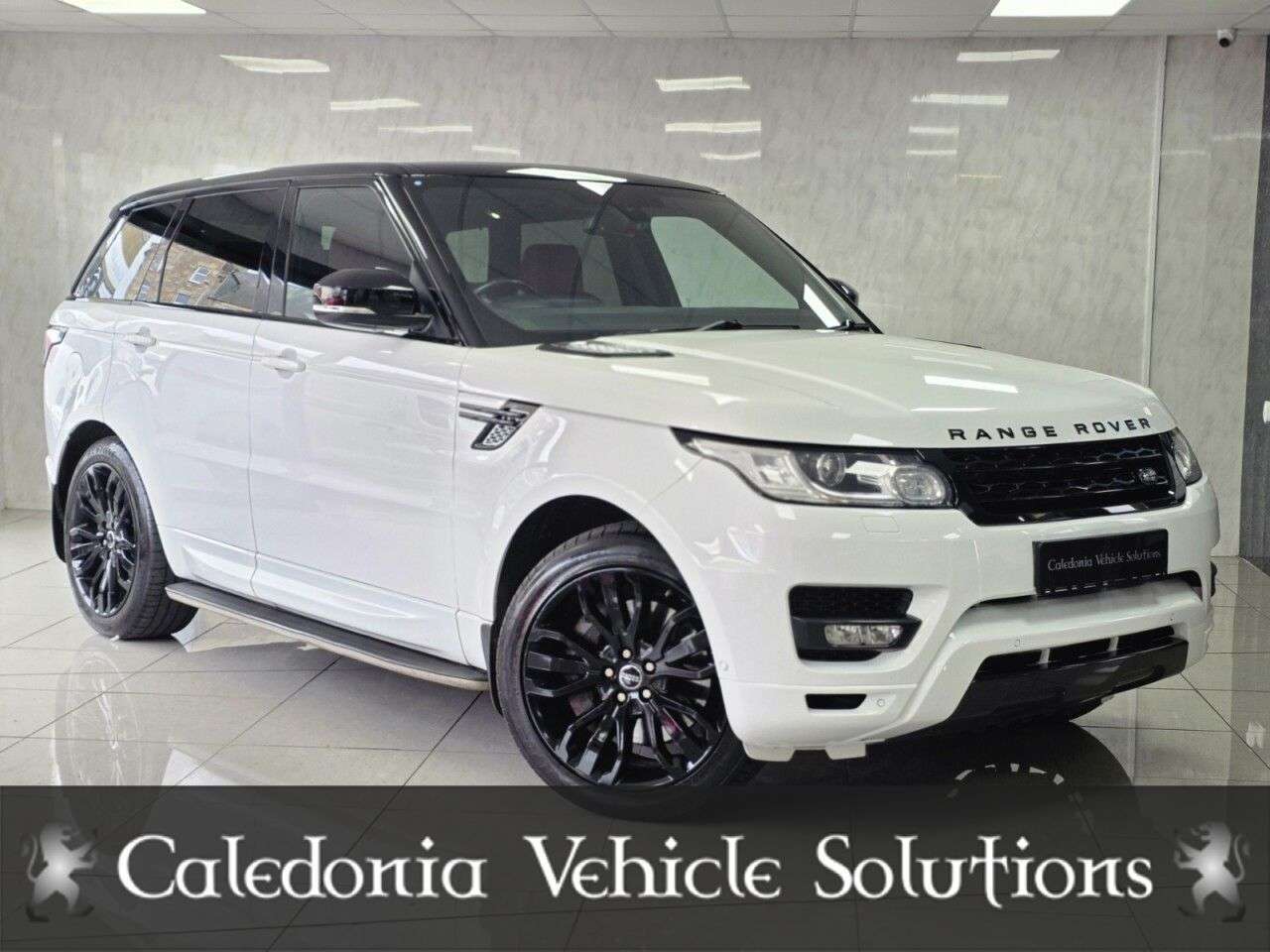 A 2013 LAND ROVER RANGE ROVER SPORT 3.0 SD V6 HSE SUV 5dr Diesel Auto 4WD Euro 5 (s/s) (292 ps) FUJI WHITE WITH A 2013 LAND ROVER RANGE ROVER SPORT 3.0 SD V6 HSE SUV 5dr Diesel Auto 4WD Euro 5 (s/s) (292 ps) FUJI WHITE WITH