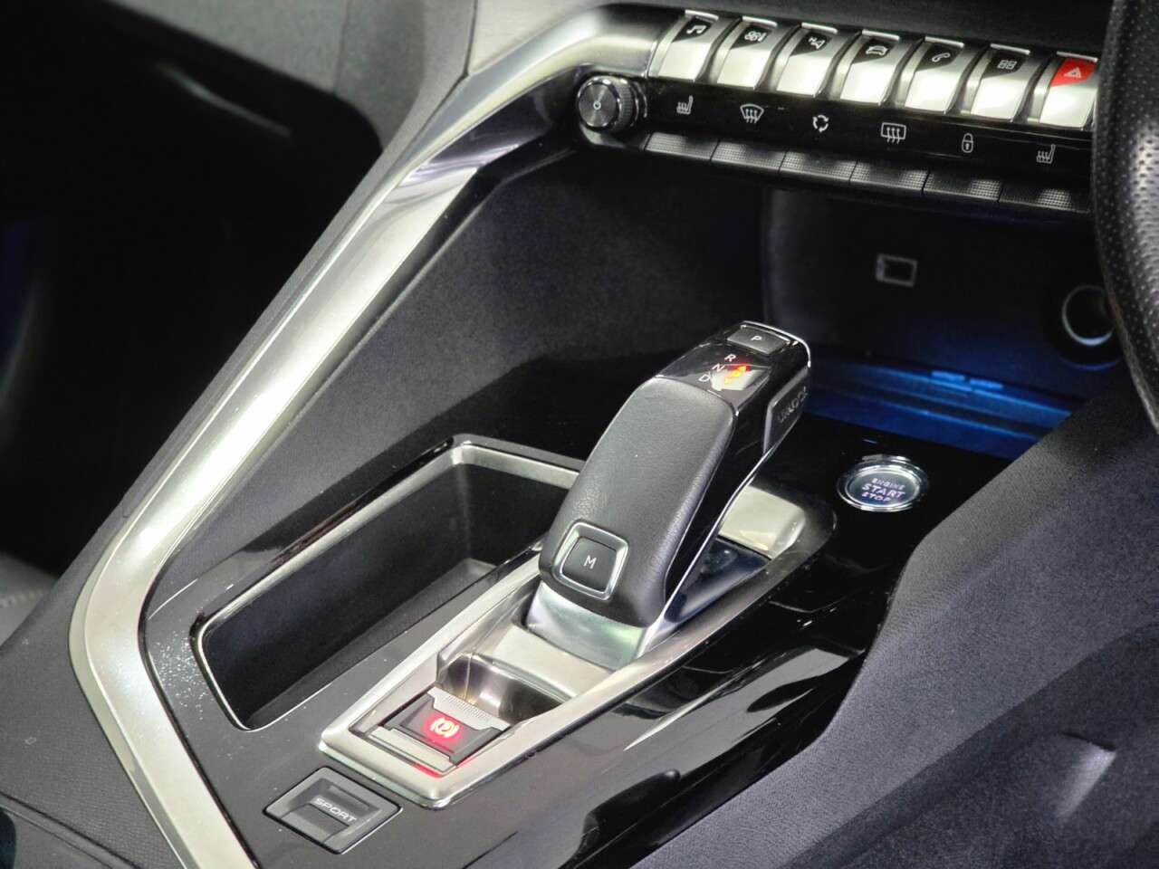 2019 PEUGEOT 3008 2019 PEUGEOT 3008