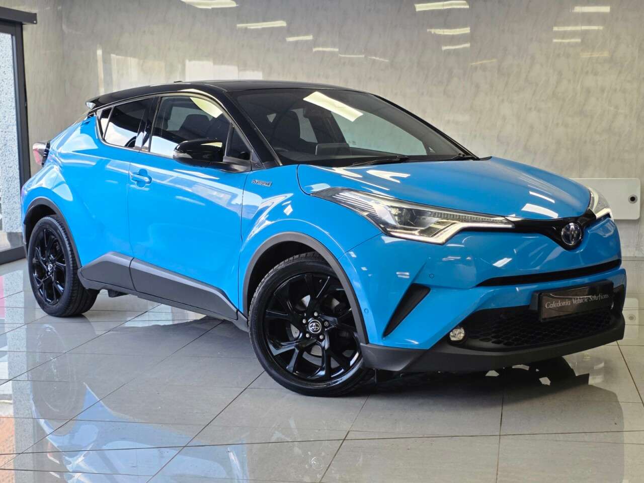 A 2019 TOYOTA C-HR 1.8 VVT-h Dynamic SUV 5dr Petrol Hybrid CVT Euro 6 (s/s) (122 ps) A 2019 TOYOTA C-HR 1.8 VVT-h Dynamic SUV 5dr Petrol Hybrid CVT Euro 6 (s/s) (122 ps)