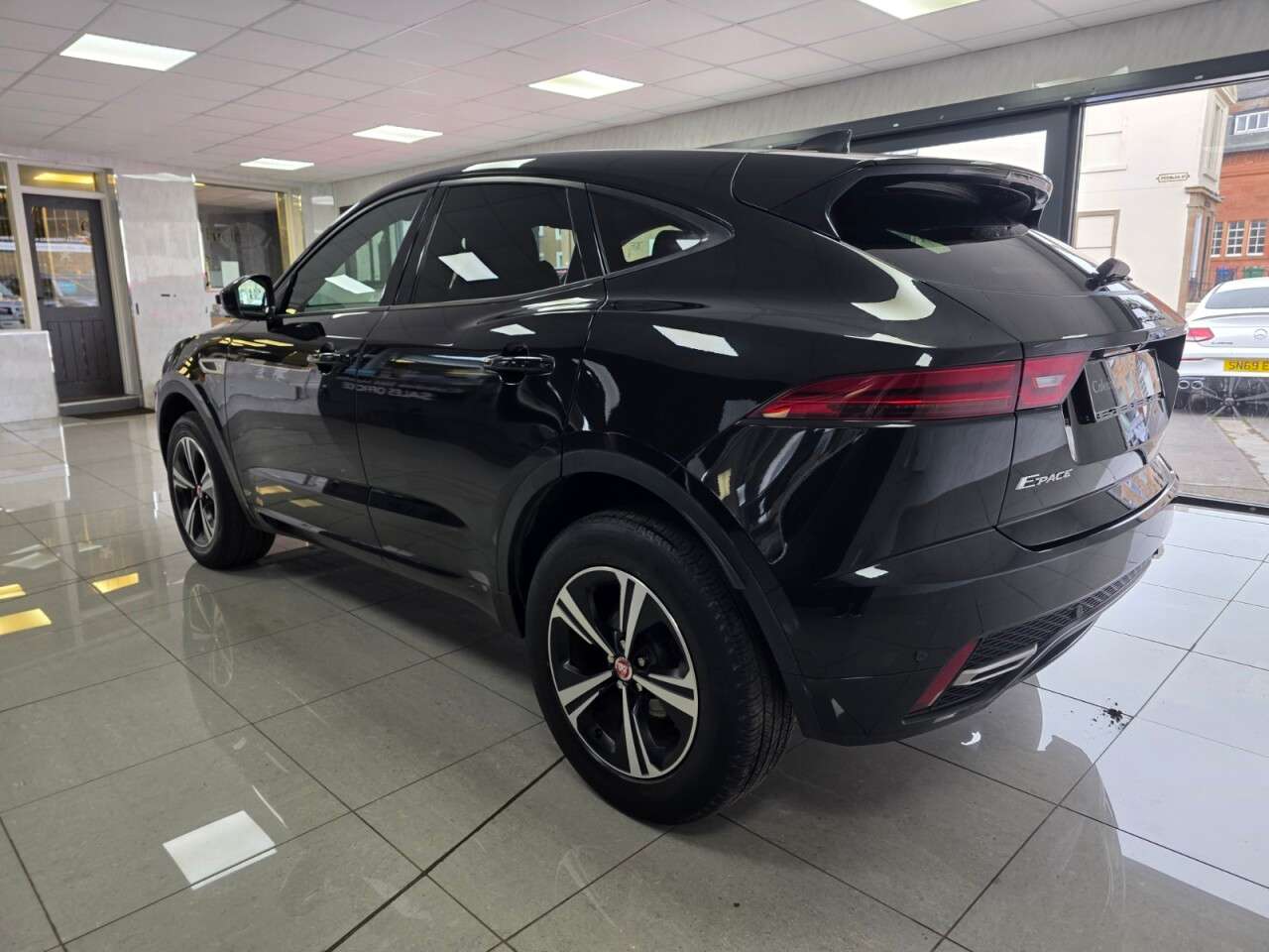 A 2021 JAGUAR E-PACE 2.0 D165 R-Dynamic S SUV 5dr Diesel Manual Euro 6 (s/s) (163 ps) A 2021 JAGUAR E-PACE 2.0 D165 R-Dynamic S SUV 5dr Diesel Manual Euro 6 (s/s) (163 ps)