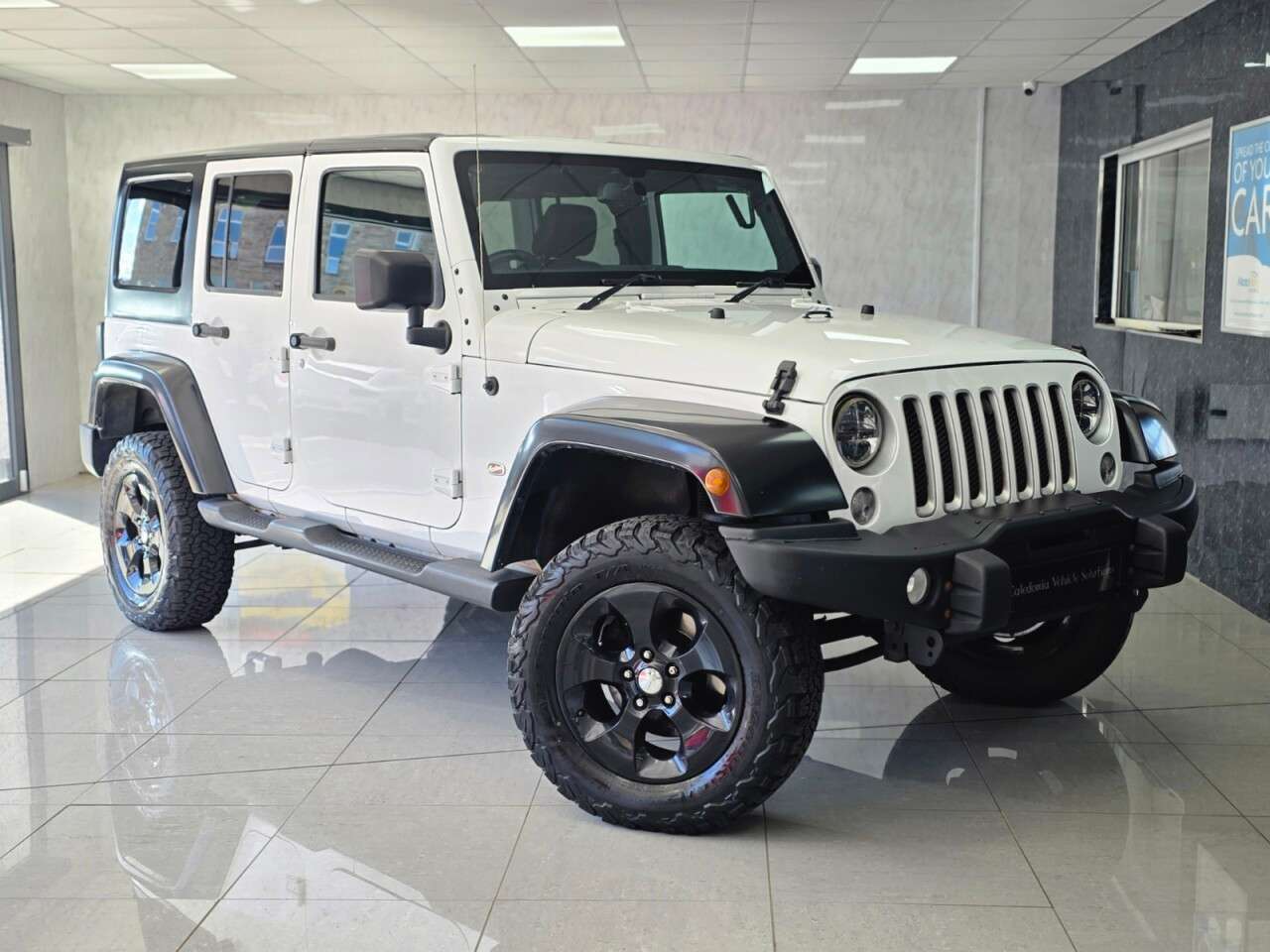 A 2016 JEEP WRANGLER 2.8 CRD Overland SUV 4dr Diesel Auto 4WD Euro 6 (197 bhp) A 2016 JEEP WRANGLER 2.8 CRD Overland SUV 4dr Diesel Auto 4WD Euro 6 (197 bhp)