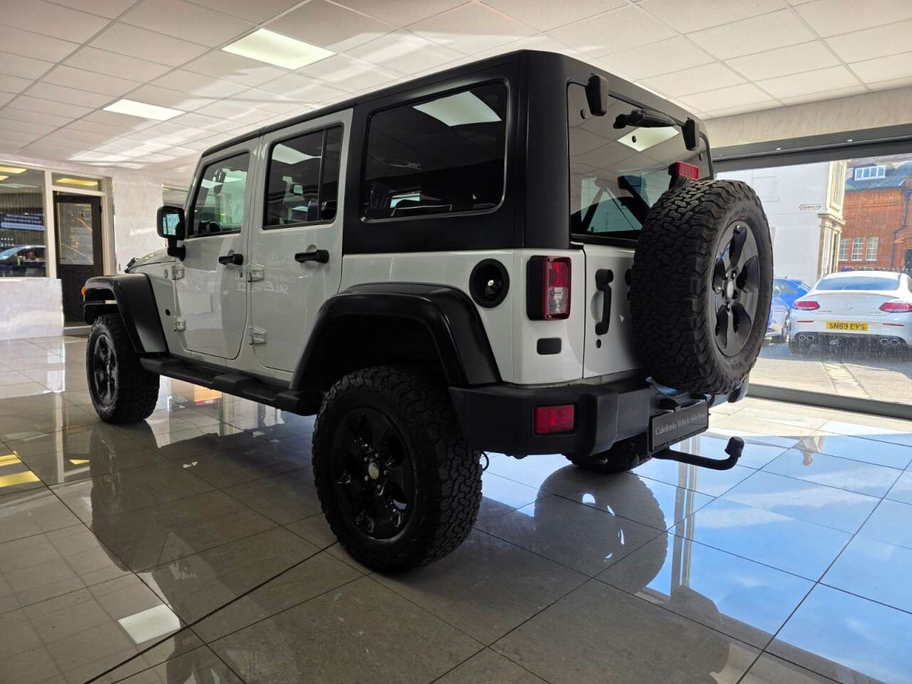 A 2016 JEEP WRANGLER 2.8 CRD Overland SUV 4dr Diesel Auto 4WD Euro 6 (197 bhp) A 2016 JEEP WRANGLER 2.8 CRD Overland SUV 4dr Diesel Auto 4WD Euro 6 (197 bhp)