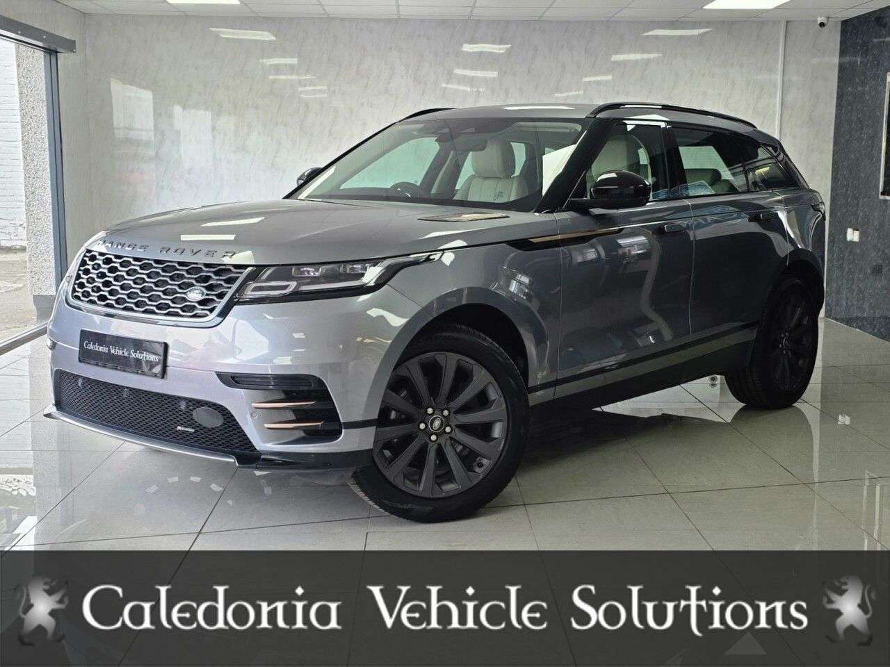 A 2022 LAND ROVER RANGE ROVER VELAR 2.0 D200 MHEV R-Dynamic SE SUV 5dr Diesel Auto 4WD Euro 6 (s/s) (204 ps) A 2022 LAND ROVER RANGE ROVER VELAR 2.0 D200 MHEV R-Dynamic SE SUV 5dr Diesel Auto 4WD Euro 6 (s/s) (204 ps)