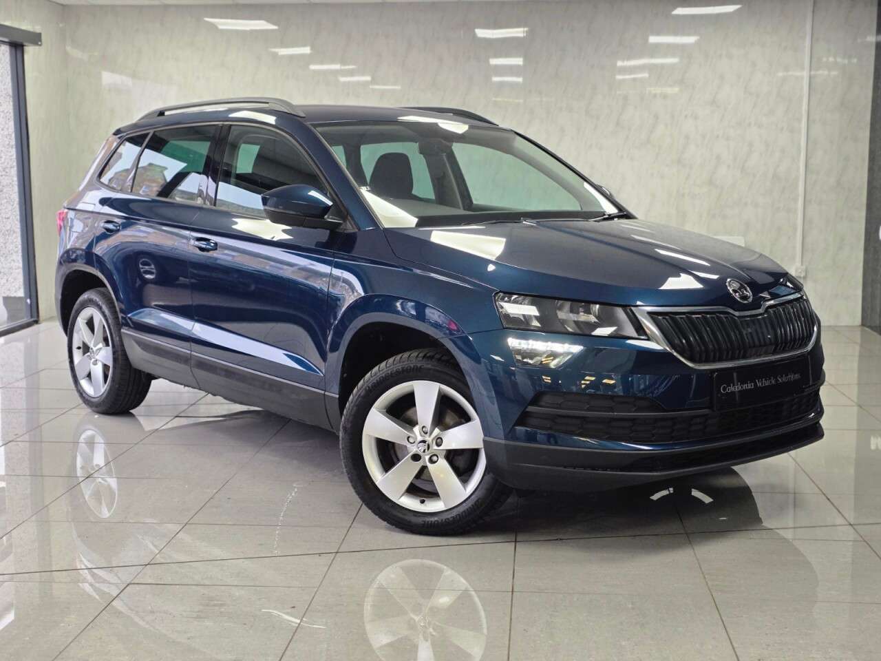 A 2019 SKODA KAROQ 1.0 TSI GPF SE SUV 5dr Petrol Manual Euro 6 (s/s) (115 ps) A 2019 SKODA KAROQ 1.0 TSI GPF SE SUV 5dr Petrol Manual Euro 6 (s/s) (115 ps)
