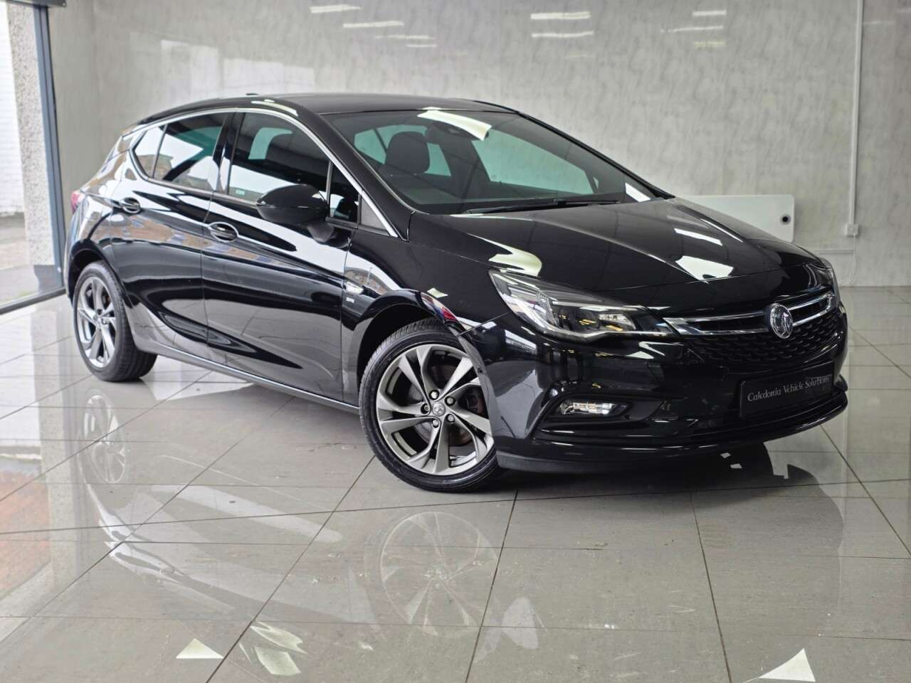 A 2016 VAUXHALL ASTRA 1.6 CDTi BlueInjection SRi Nav Hatchback 5dr Diesel Manual Euro 6 (s/s) (13 A 2016 VAUXHALL ASTRA 1.6 CDTi BlueInjection SRi Nav Hatchback 5dr Diesel Manual Euro 6 (s/s) (13