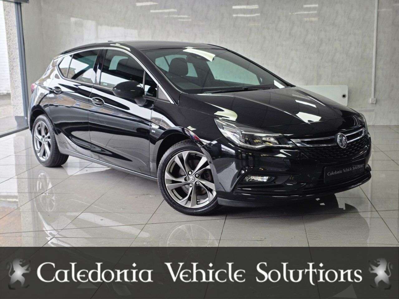 A 2016 VAUXHALL ASTRA 1.6 CDTi BlueInjection SRi Nav Hatchback 5dr Diesel Manual Euro 6 (s/s) (13 A 2016 VAUXHALL ASTRA 1.6 CDTi BlueInjection SRi Nav Hatchback 5dr Diesel Manual Euro 6 (s/s) (13