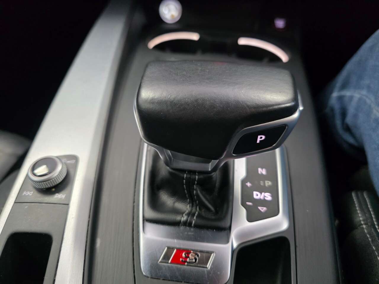 2017 AUDI A4 2017 AUDI A4