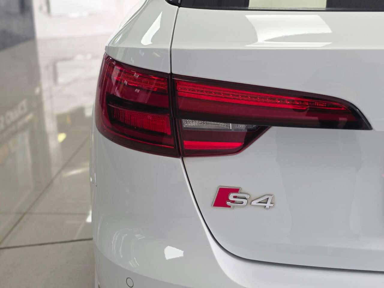 2017 AUDI A4 2017 AUDI A4