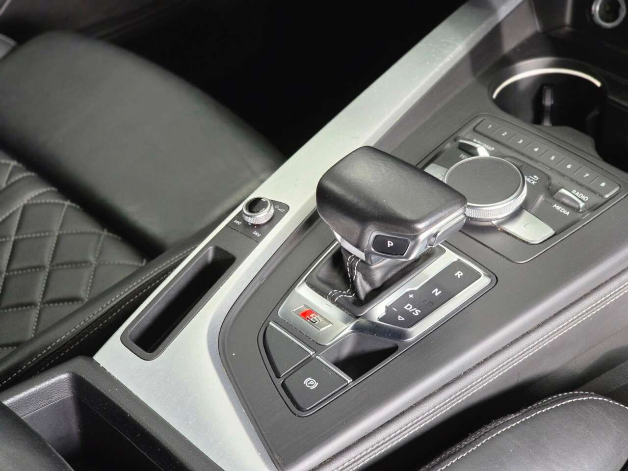 2017 AUDI A4 2017 AUDI A4