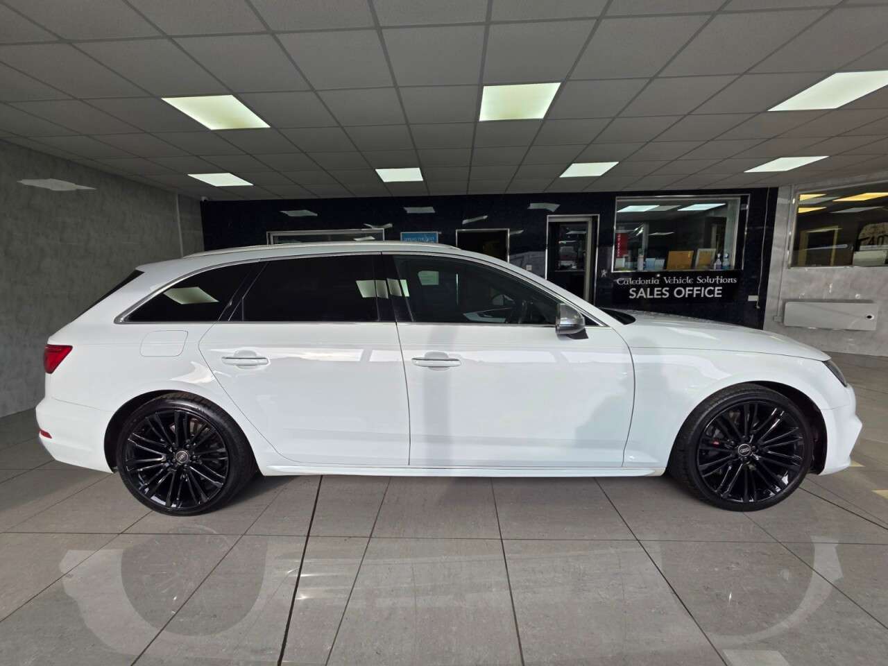 2017 AUDI A4 2017 AUDI A4