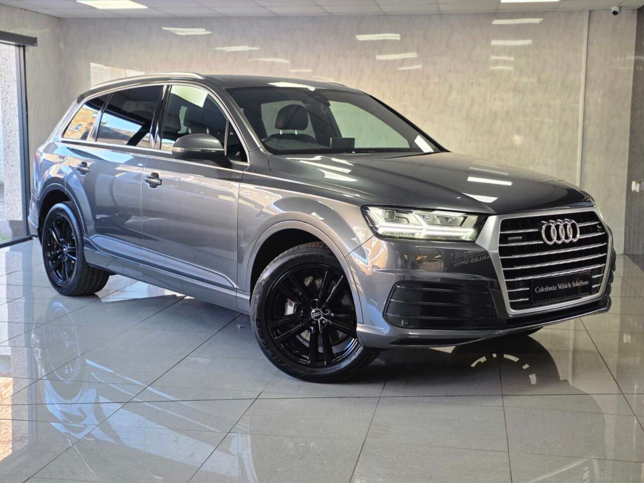 A 2017 AUDI Q7 3.0 TDI V6 S line SUV 5dr Diesel Tiptronic quattro Euro 6 (s/s) (218 ps) A 2017 AUDI Q7 3.0 TDI V6 S line SUV 5dr Diesel Tiptronic quattro Euro 6 (s/s) (218 ps)