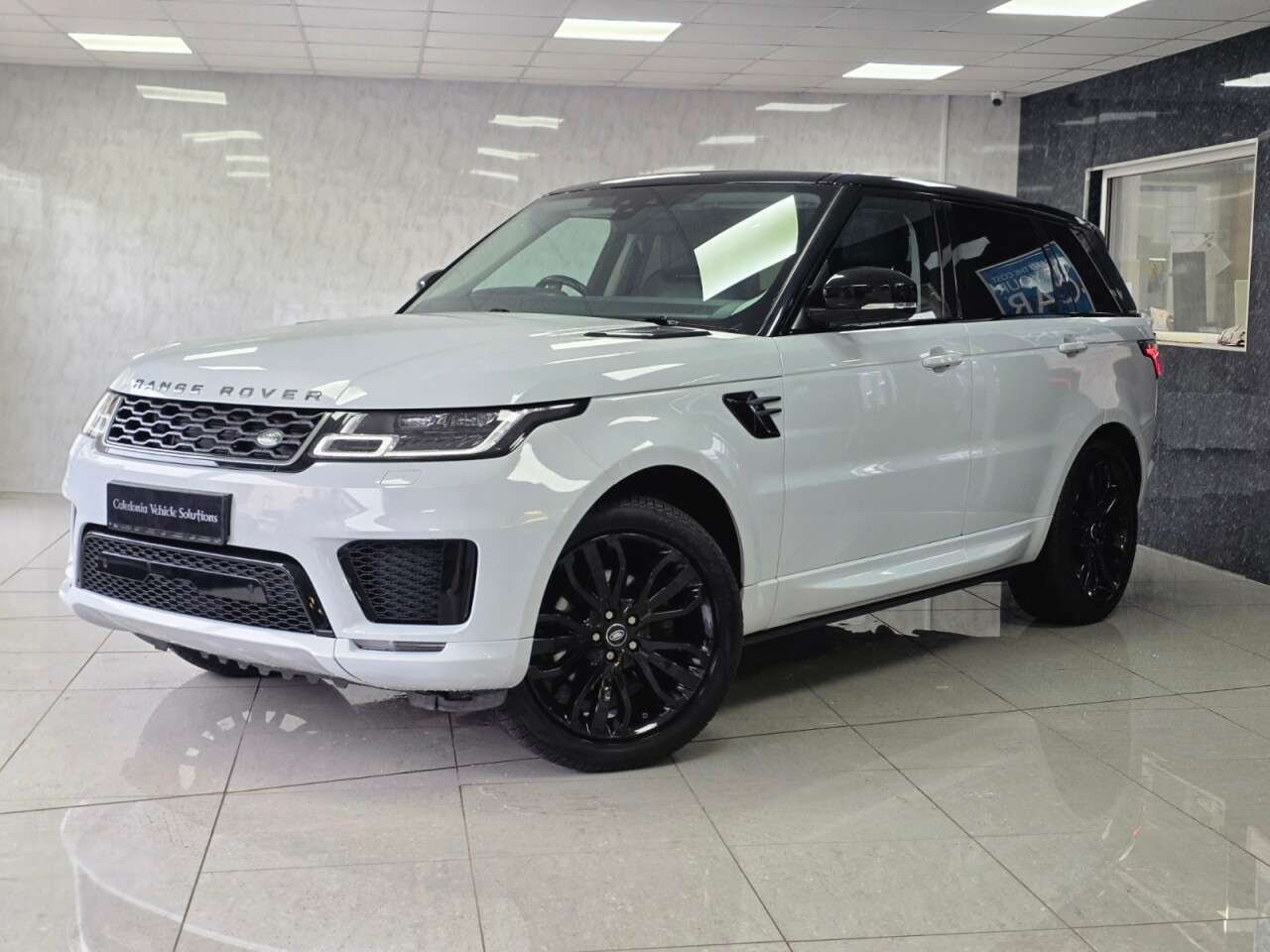 A 2018 LAND ROVER RANGE ROVER SPORT 3.0 SD V6 HSE Dynamic SUV 5dr Diesel Auto 4WD Euro 6 (s/s) (306 ps) A 2018 LAND ROVER RANGE ROVER SPORT 3.0 SD V6 HSE Dynamic SUV 5dr Diesel Auto 4WD Euro 6 (s/s) (306 ps)