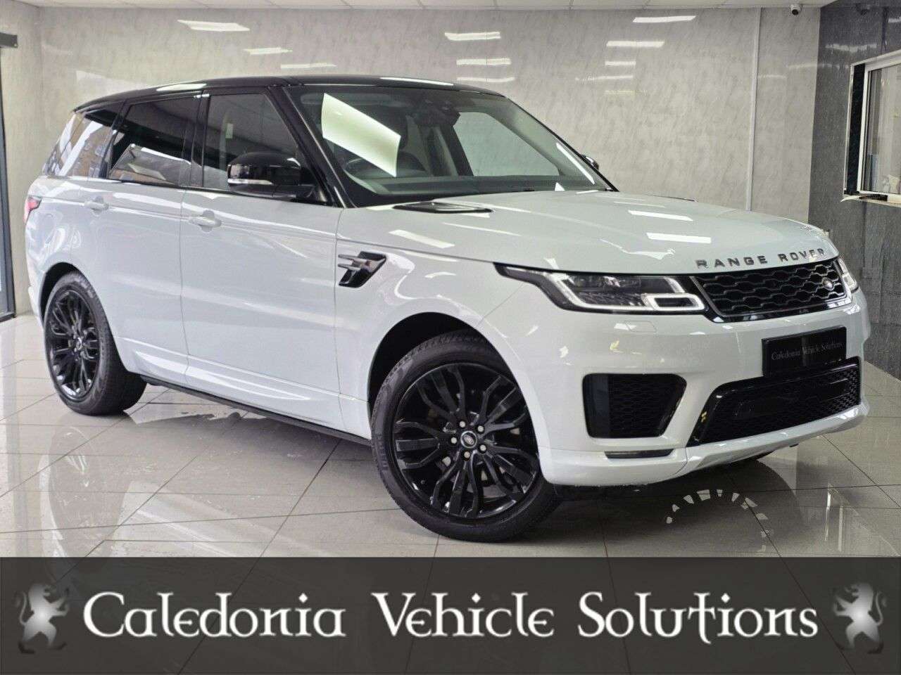 A 2018 LAND ROVER RANGE ROVER SPORT 3.0 SD V6 HSE Dynamic SUV 5dr Diesel Auto 4WD Euro 6 (s/s) (306 ps) A 2018 LAND ROVER RANGE ROVER SPORT 3.0 SD V6 HSE Dynamic SUV 5dr Diesel Auto 4WD Euro 6 (s/s) (306 ps)