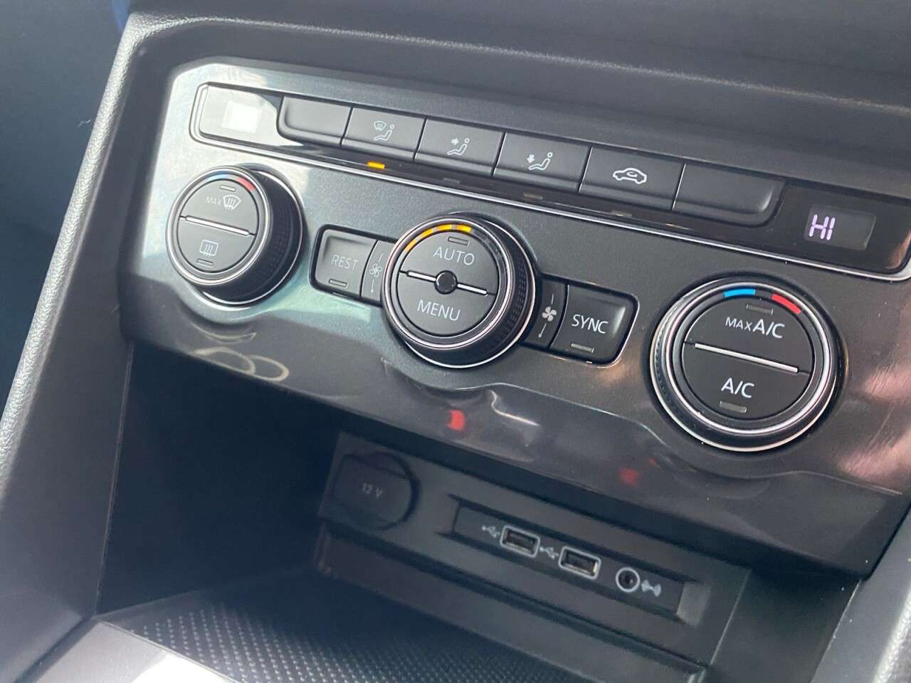 2018 VOLKSWAGEN TIGUAN 2018 VOLKSWAGEN TIGUAN