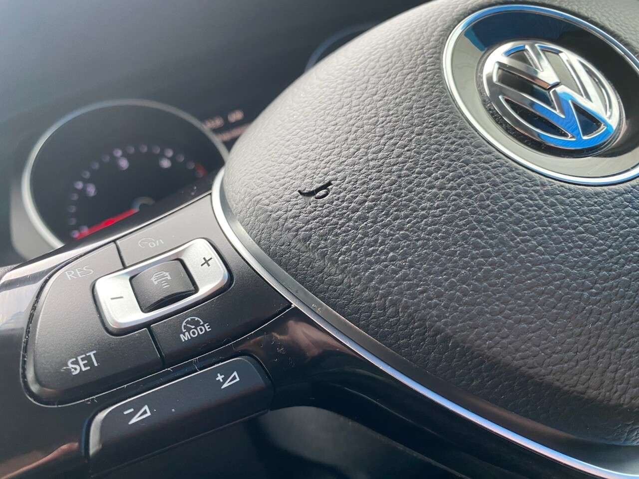 2018 VOLKSWAGEN TIGUAN 2018 VOLKSWAGEN TIGUAN