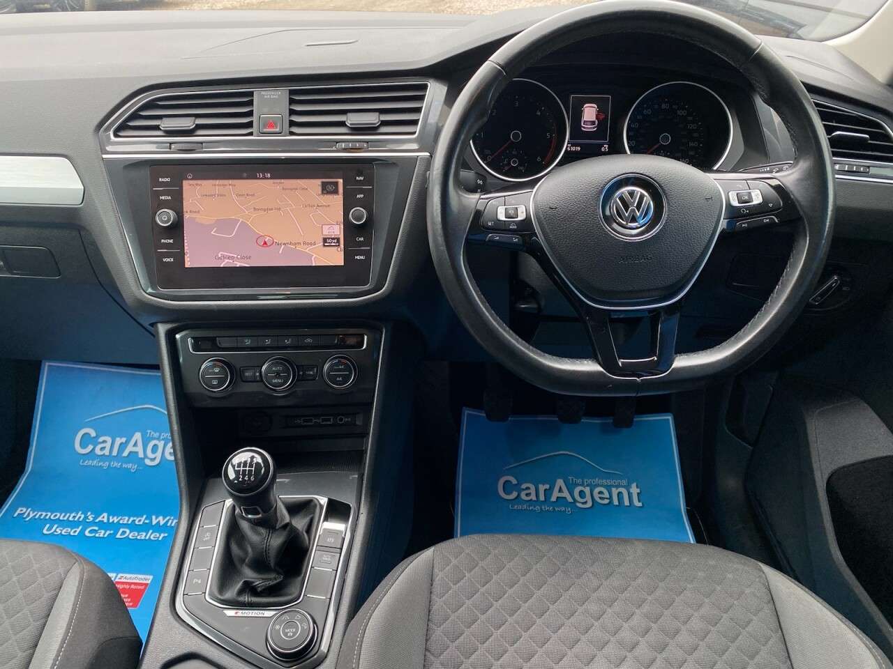 A 2018 VOLKSWAGEN TIGUAN 2.0 SE NAV TDI BMT 4MOTION 5d 148 BHP A 2018 VOLKSWAGEN TIGUAN 2.0 SE NAV TDI BMT 4MOTION 5d 148 BHP