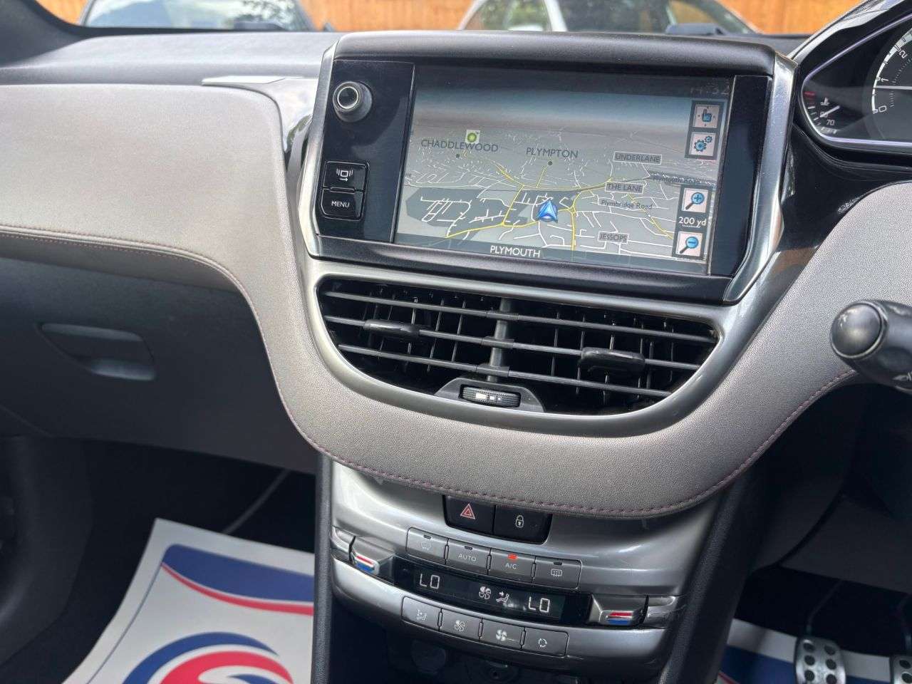 2014 PEUGEOT 208 2014 PEUGEOT 208