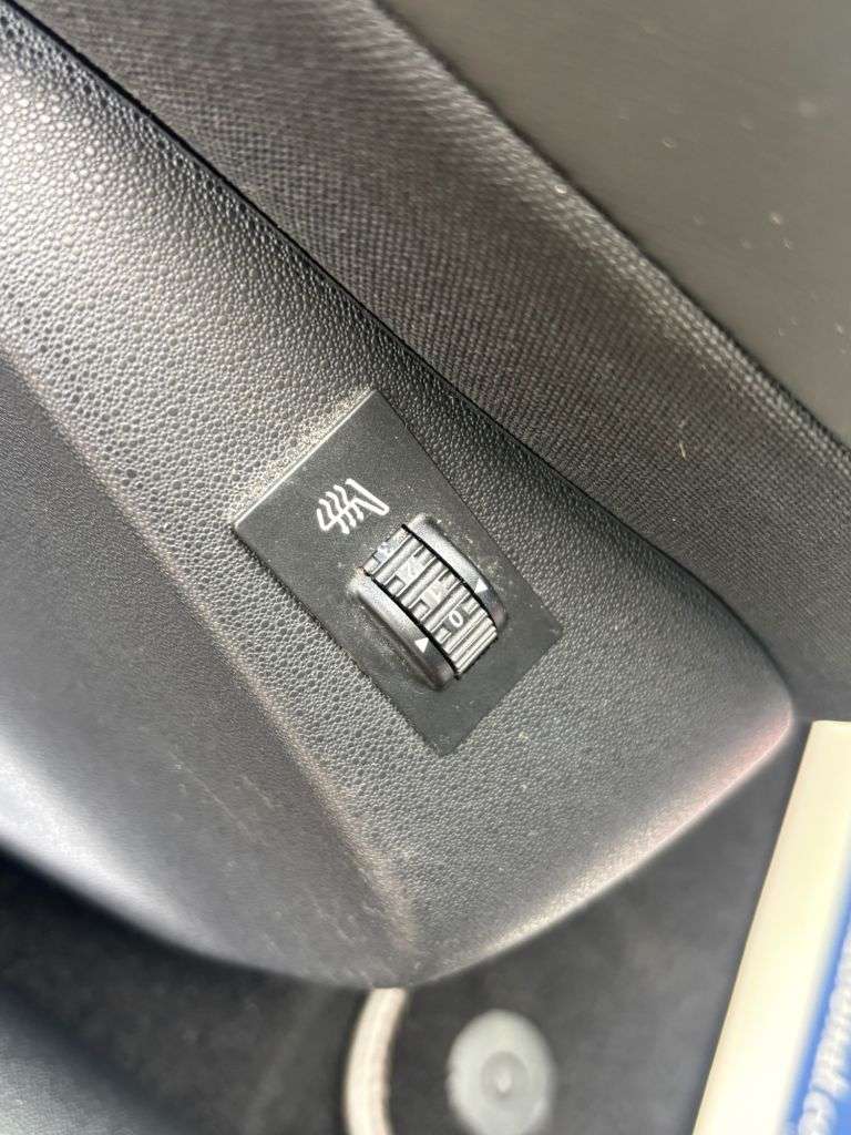 2014 PEUGEOT 208 2014 PEUGEOT 208