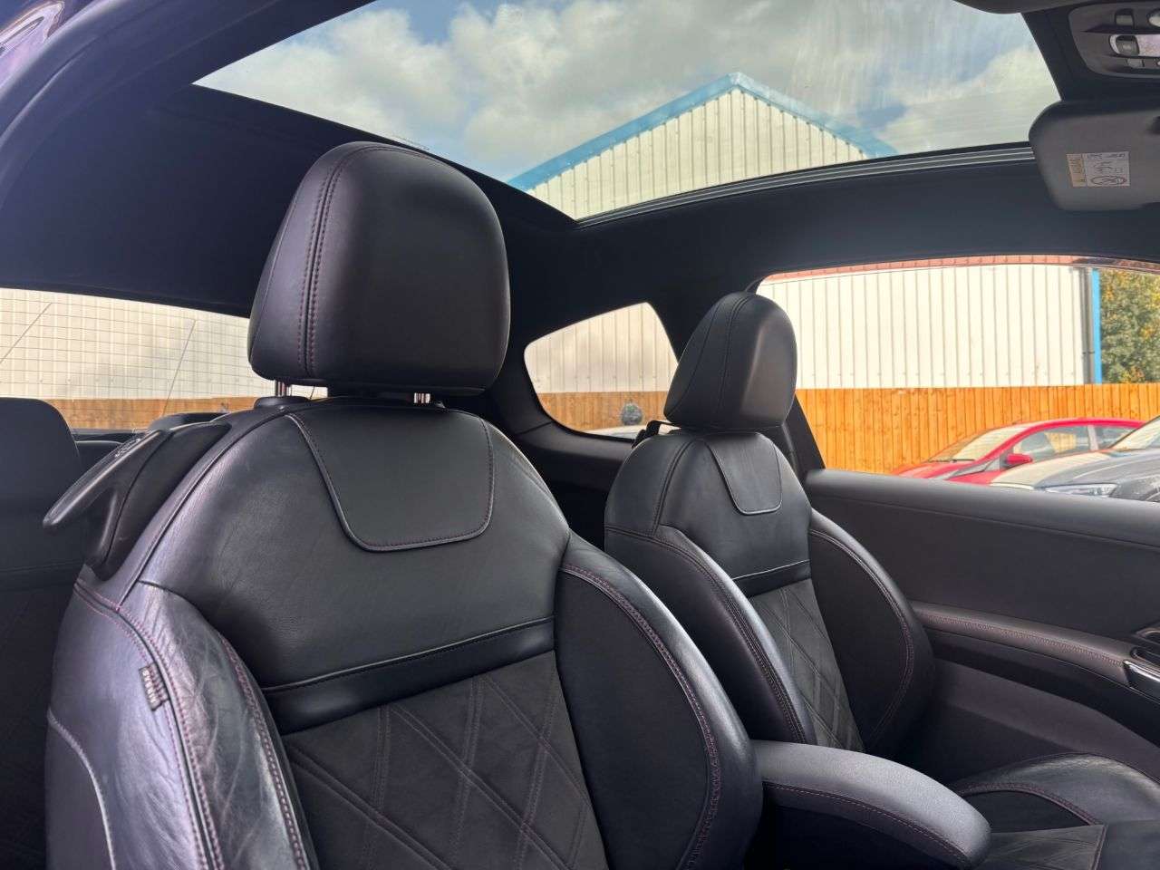 2014 PEUGEOT 208 2014 PEUGEOT 208