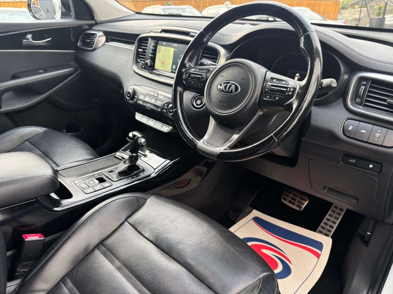 A 2016 KIA SORENTO 2.2 CRDi KX-3 SUV 5dr Diesel Auto AWD Euro 6 (197 bhp) A 2016 KIA SORENTO 2.2 CRDi KX-3 SUV 5dr Diesel Auto AWD Euro 6 (197 bhp)