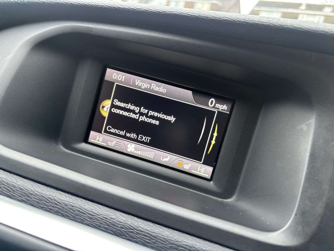 2016 VOLVO V40 2016 VOLVO V40