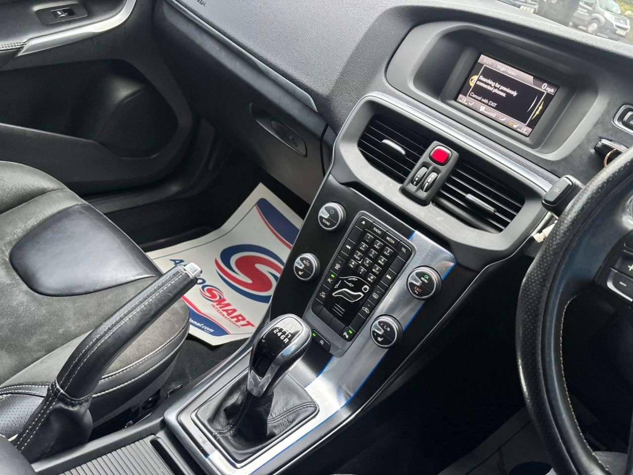 2016 VOLVO V40 2016 VOLVO V40